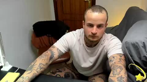 Snapshot of _layne chatting on July 28, 2:24 pm Layne online show from July 28, 2:24 pm