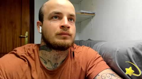 Snapshot of _layne chatting on July 30, 5:39 am Layne online show from July 30, 5:39 am