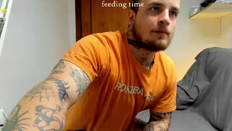 Snapshot of _layne chatting on August 3, 2:54 pm Layne online show from August 3, 2:54 pm