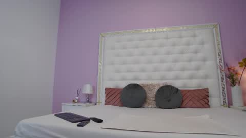 Lena Paul online show from December 5, 4:54 am