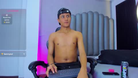 _leohot_ online show from December 21, 3:35 am