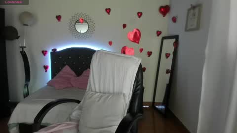 Snapshot of _lia_baby chatting on May 6, 7:19 pm Lia online show from May 6, 7:19 pm