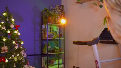 Snapshot of _lightmyfire_ chatting on December 15, 4:00 pm Salome Kelch online show from December 15, 4:00 pm