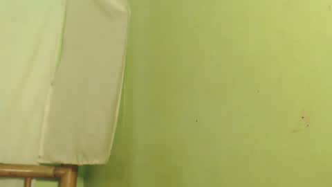 Snapshot of _lilies_gigi_ chatting on February 8, 12:14 am _lilies_gigi_ online show from February 8, 12:14 am