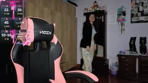 Lindasy online show from March 27, 3:45 am