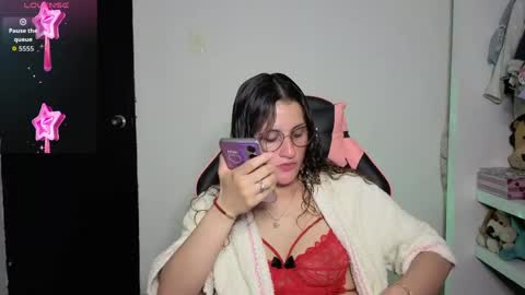 Snapshot of _lindasy_ chatting on May 25, 9:32 pm Lindasy online show from May 25, 9:32 pm