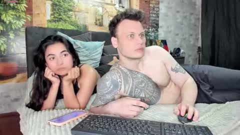Snapshot of _litteangie_ chatting on July 2, 1:27 am _litteangie_ online show from July 2, 1:27 am