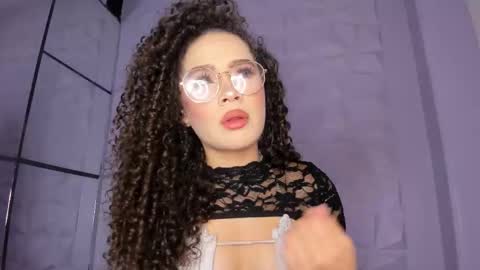 Anna online show from February 4, 2:12 pm