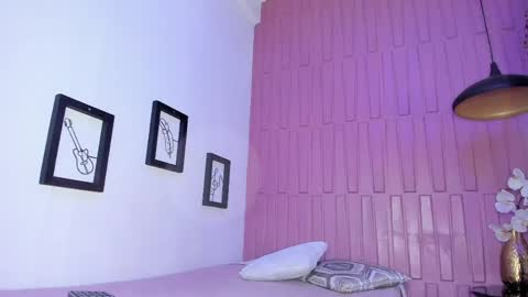 Snapshot of _littlelia chatting on April 17, 11:57 am Anna online show from April 17, 11:57 am