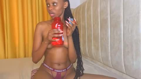 Littlevenus online show from November 1, 12:07 pm