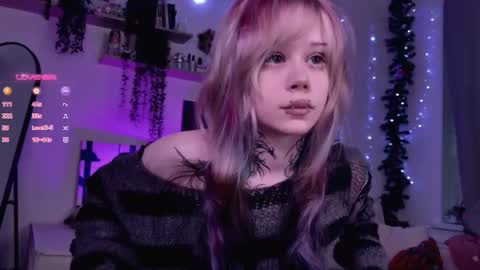 Snapshot of _lollyshy_ chatting on December 17, 8:42 am Lolly online show from December 17, 8:42 am