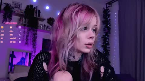 Snapshot of _lollyshy_ chatting on December 20, 10:00 am Lolly online show from December 20, 10:00 am