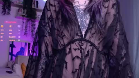 Snapshot of _lollyshy_ chatting on December 23, 9:51 am Lolly online show from December 23, 9:51 am