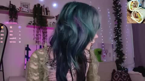 Snapshot of _lollyshy_ chatting on January 7, 9:34 am Lolly online show from January 7, 9:34 am