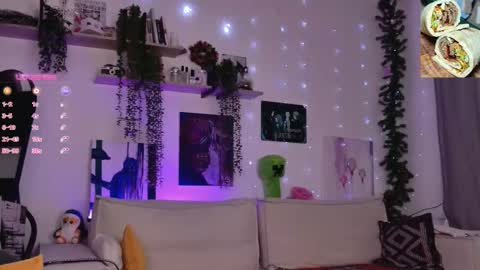 Snapshot of _lollyshy_ chatting on January 14, 9:48 am Lolly online show from January 14, 9:48 am