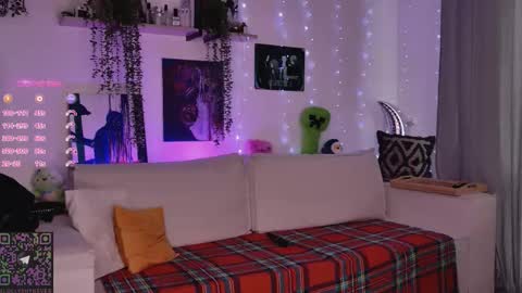 Snapshot of _lollyshy_ chatting on February 10, 11:47 am Lolly online show from February 10, 11:47 am