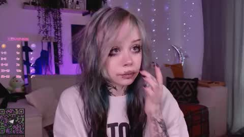 Snapshot of _lollyshy_ chatting on February 11, 7:57 am Lolly online show from February 11, 7:57 am