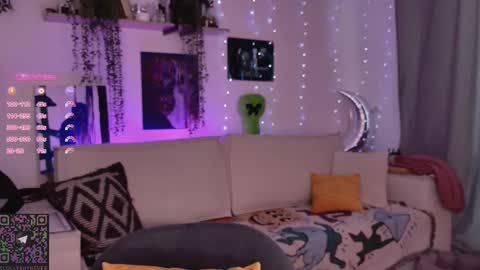 Snapshot of _lollyshy_ chatting on February 14, 8:00 am Lolly online show from February 14, 8:00 am