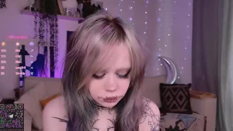 Snapshot of _lollyshy_ chatting on February 19, 7:59 am Lolly online show from February 19, 7:59 am