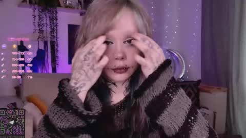 Snapshot of _lollyshy_ chatting on February 22, 8:57 am Lolly online show from February 22, 8:57 am