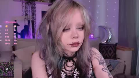 Snapshot of _lollyshy_ chatting on February 25, 8:24 am Lolly online show from February 25, 8:24 am