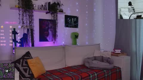 Snapshot of _lollyshy_ chatting on March 6, 8:33 am Lolly online show from March 6, 8:33 am