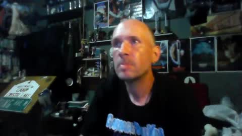 Snapshot of _longfellow chatting on June 20, 3:31 am That guy online show from June 20, 3:31 am