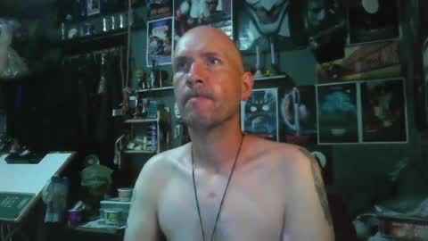 Snapshot of _longfellow chatting on June 27, 4:56 pm That guy online show from June 27, 4:56 pm