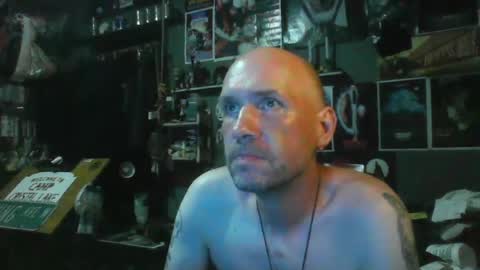 Snapshot of _longfellow chatting on July 9, 1:09 am That guy online show from July 9, 1:09 am