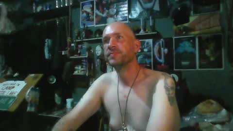 Snapshot of _longfellow chatting on July 12, 4:03 am That guy online show from July 12, 4:03 am