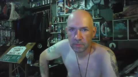 Snapshot of _longfellow chatting on July 17, 3:18 pm That guy online show from July 17, 3:18 pm