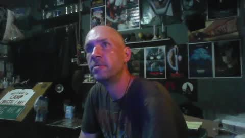 Snapshot of _longfellow chatting on July 18, 3:22 am That guy online show from July 18, 3:22 am