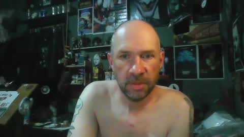 Snapshot of _longfellow chatting on July 28, 11:04 pm That guy online show from July 28, 11:04 pm