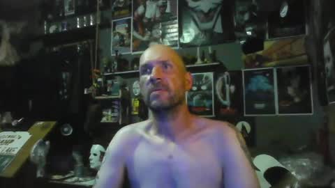 Snapshot of _longfellow chatting on July 30, 3:38 am That guy online show from July 30, 3:38 am