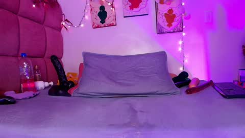 Lorrayne online show from December 31, 3:09 pm