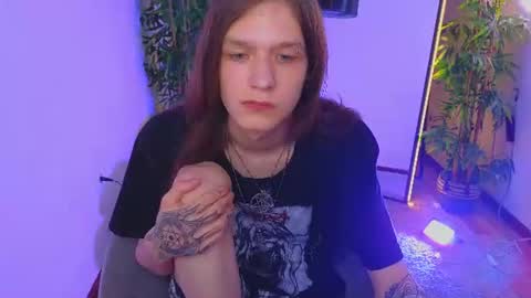 Snapshot of _lou1s_ chatting on July 5, 5:31 pm _lou1s_ online show from July 5, 5:31 pm