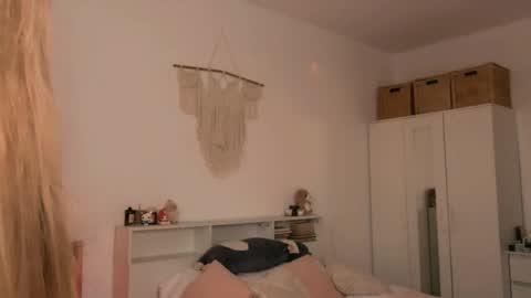 Amanda  mandy online show from April 27, 3:10 pm