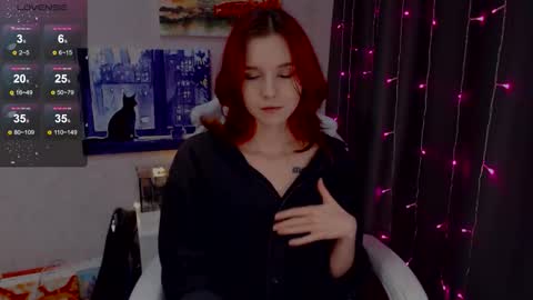 Snapshot of _lovelylu_ chatting on October 12, 6:07 pm Lu online show from October 12, 6:07 pm