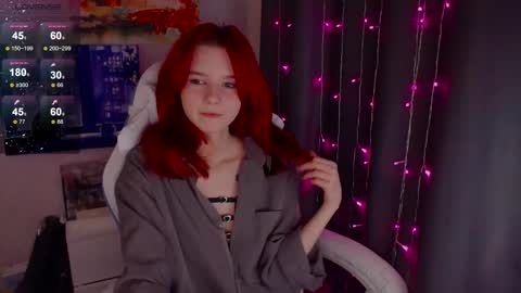 Snapshot of _lovelylu_ chatting on December 14, 7:07 pm Lu online show from December 14, 7:07 pm