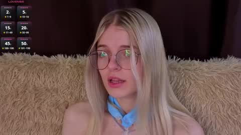 Snapshot of _luckybet_ chatting on November 30, 9:30 pm Monica online show from November 30, 9:30 pm