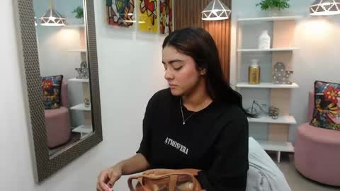 Snapshot of _lucy_grey chatting on June 3, 11:13 am Lucy online show from June 3, 11:13 am