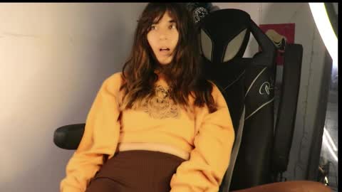 Lucy online show from February 24, 3:26 am