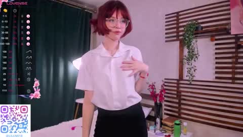 _lucystars online show from November 4, 2:05 pm