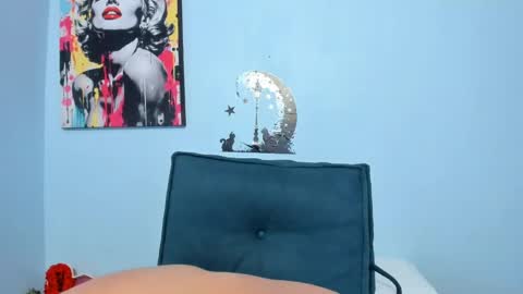Snapshot of _luna__sweet_ chatting on May 18, 1:45 am luna sweet online show from May 18, 1:45 am
