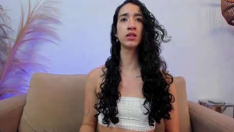 Snapshot of _luna_dupont_ chatting on January 4, 12:38 pm Luna online show from January 4, 12:38 pm