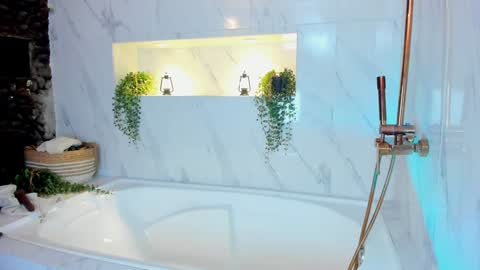 Snapshot of _luna_dupont_ chatting on February 4, 6:38 pm Luna online show from February 4, 6:38 pm