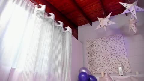 Snapshot of _luna_dupont_ chatting on February 7, 12:28 pm Luna online show from February 7, 12:28 pm