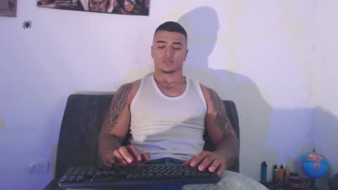 Snapshot of _luxury_23 chatting on February 4, 12:33 pm STIVEN online show from February 4, 12:33 pm