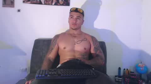 Snapshot of _luxury_23 chatting on February 7, 2:15 pm STIVEN online show from February 7, 2:15 pm