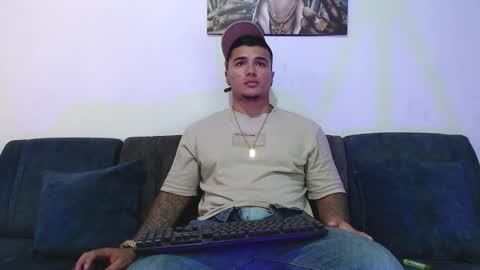 Snapshot of _luxury_23 chatting on September 20, 4:35 am STIVEN online show from September 20, 4:35 am